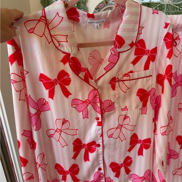 Women's Boutique Pink Bow Pajama Set - Picture 2 of 5